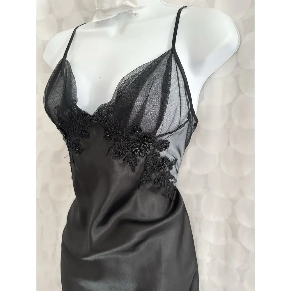 Elegant Black Lace Trim Nightgown - Picture 4 of 10